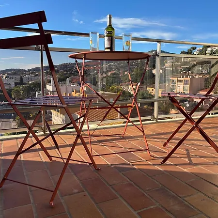 Appartement Grand T2 Dernier Etage Avec Garage A Moins De 300 M Du Centre Et *