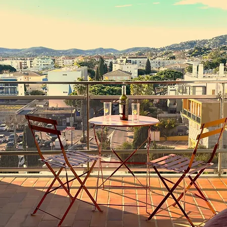 Appartement Grand T2 Dernier Etage Avec Garage A Moins De 300 M Du Centre Et *