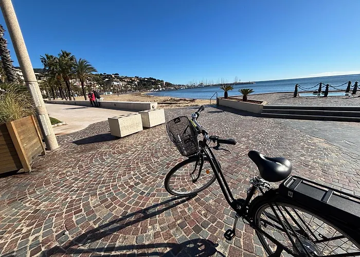 Grand T2 Dernier Etage Avec Garage A Moins De 300 M Du Centre Et