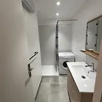Grand T2 Dernier Etage Avec Garage A Moins De 300 M Du Centre Et Apartment Le Lavandou