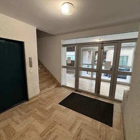 Grand T2 Dernier Etage Avec Garage A Moins De 300 M Du Centre Et Διαμέρισμα *