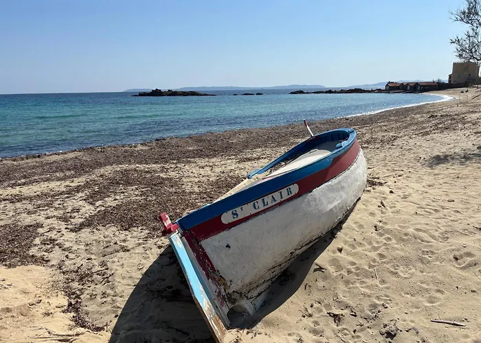 Grand T2 Dernier Etage Avec Garage A Moins De 300 M Du Centre Et *